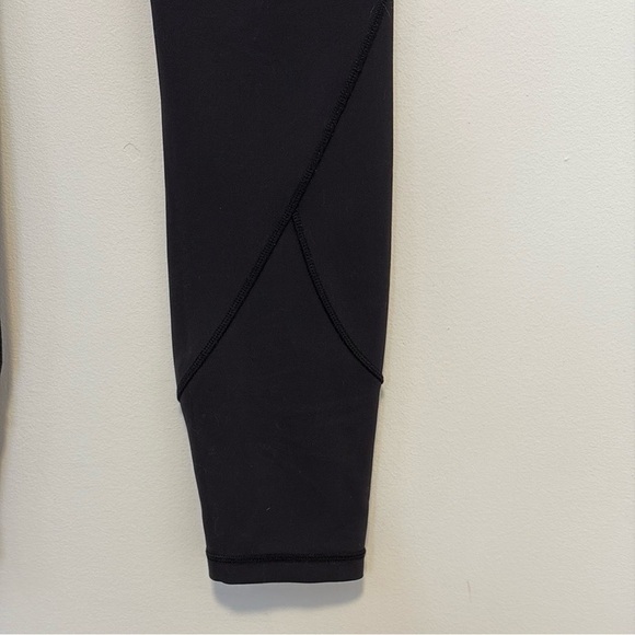 Lululemon In Movement 7/8 Tight Everlux , sz 4 - Picture 9 of 10